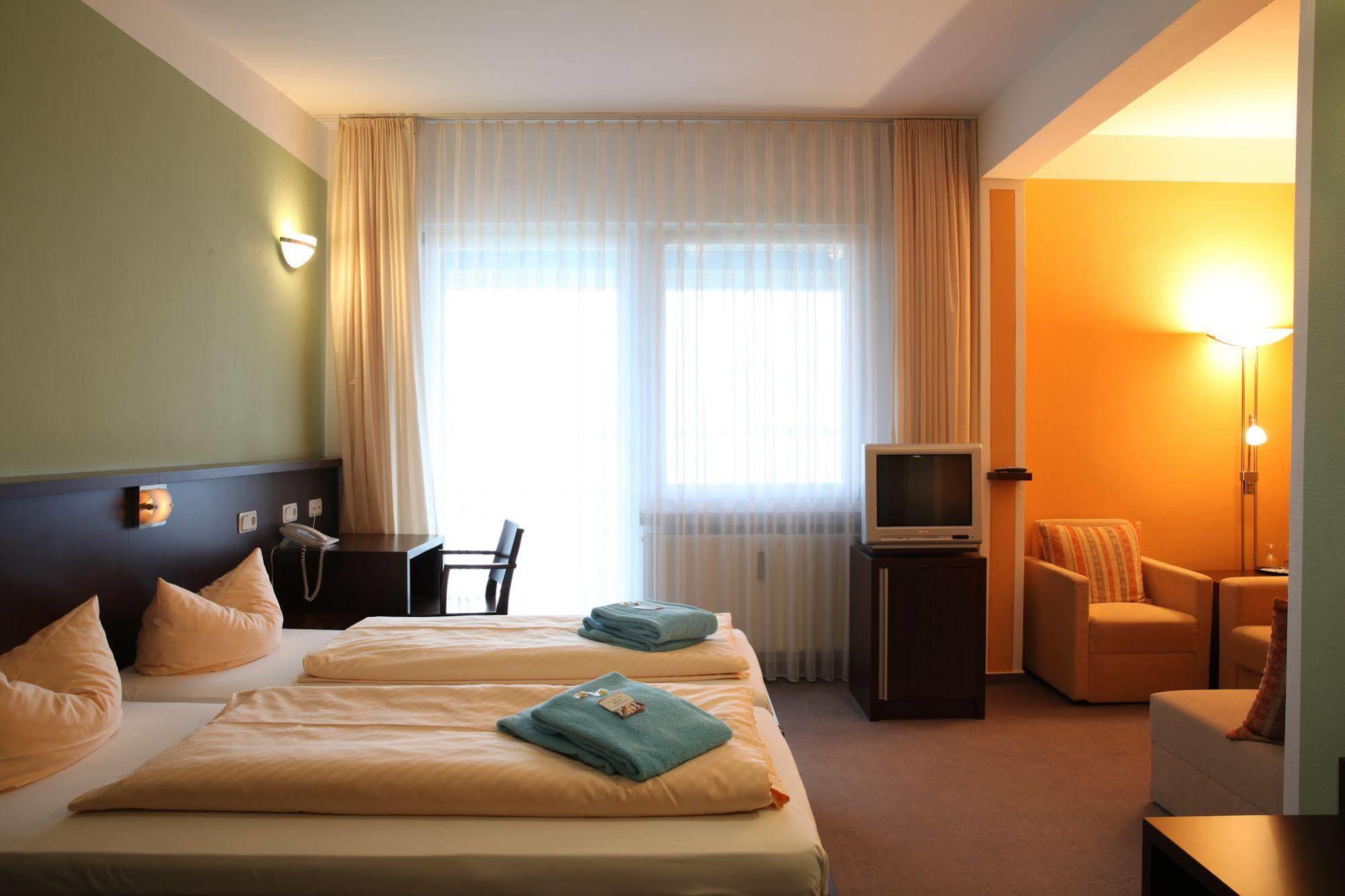 Strandhotel Senftenberger See Экстерьер фото