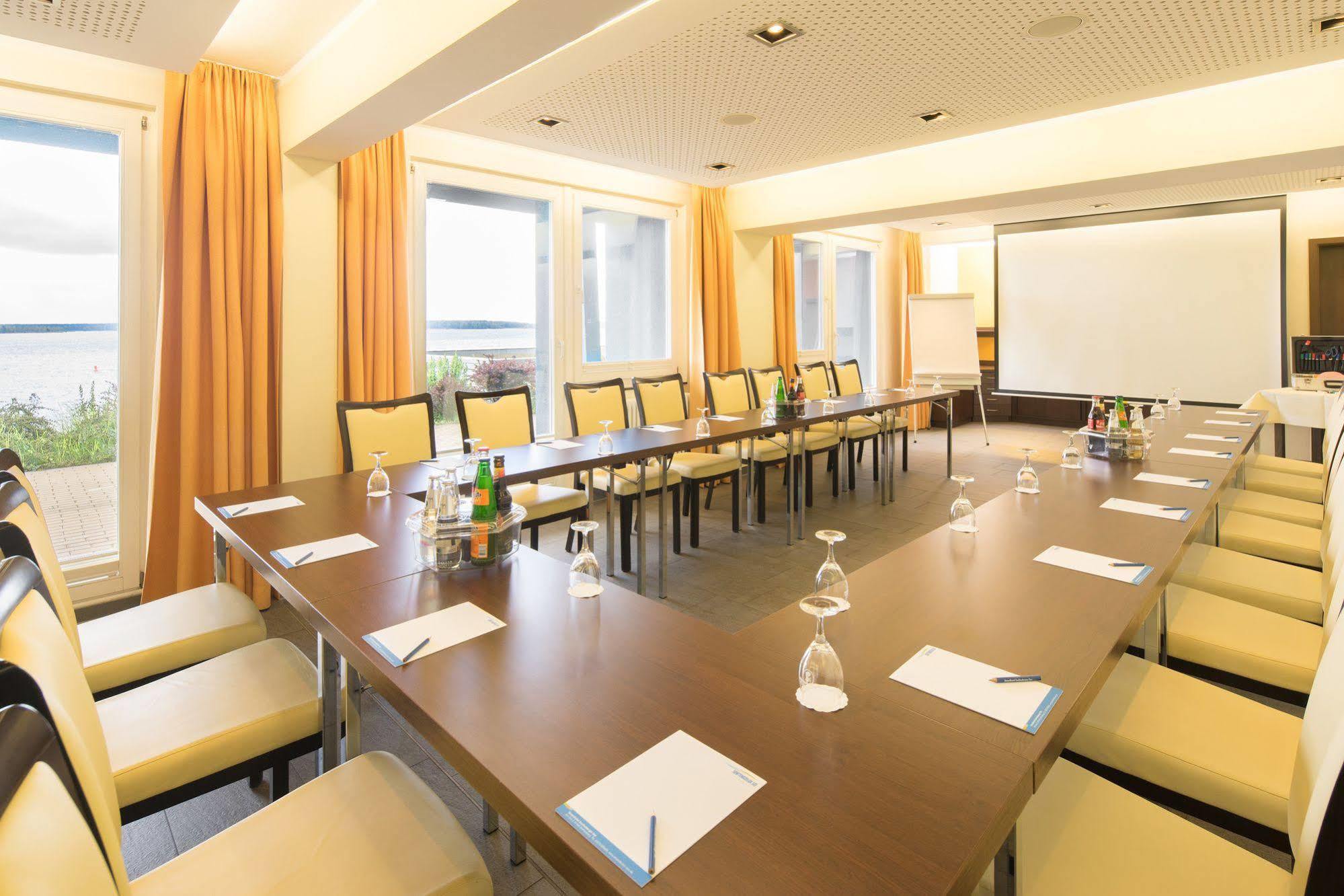 Strandhotel Senftenberger See Экстерьер фото